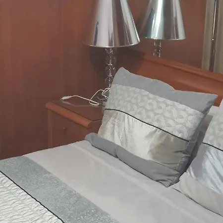 Quien Anda Ahi